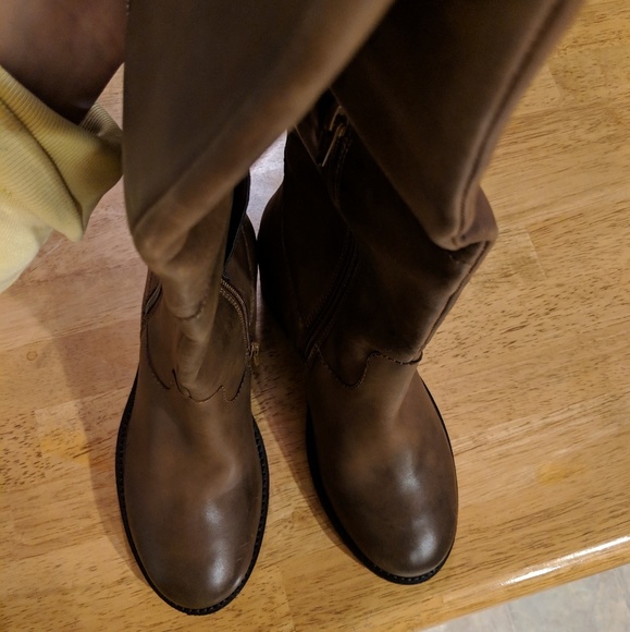 Gorgeous Blondo waterproof boots - Picture 2 of 4